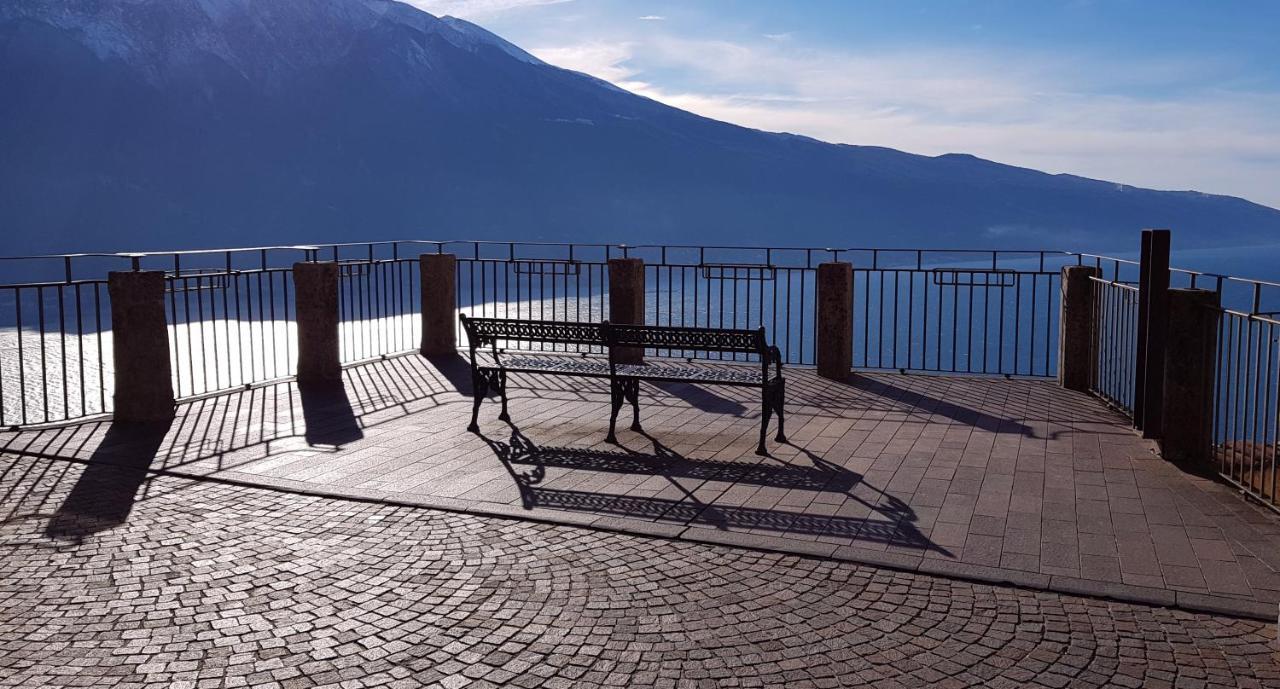La Quiete 09 Terrace Apartment By Gardadomusmea Tremosine Экстерьер фото